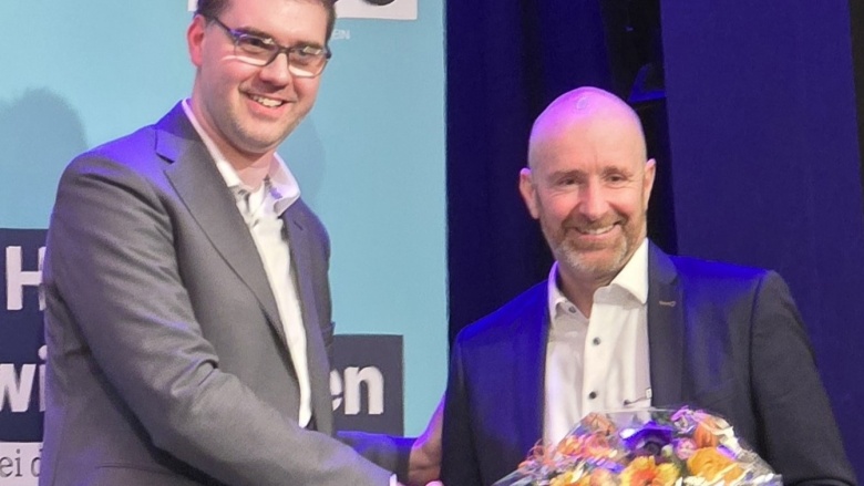 Gratulation von Sebastian Schmidt MdB an unseren neuen und alten Landtagskandidaten Peer Knöfler